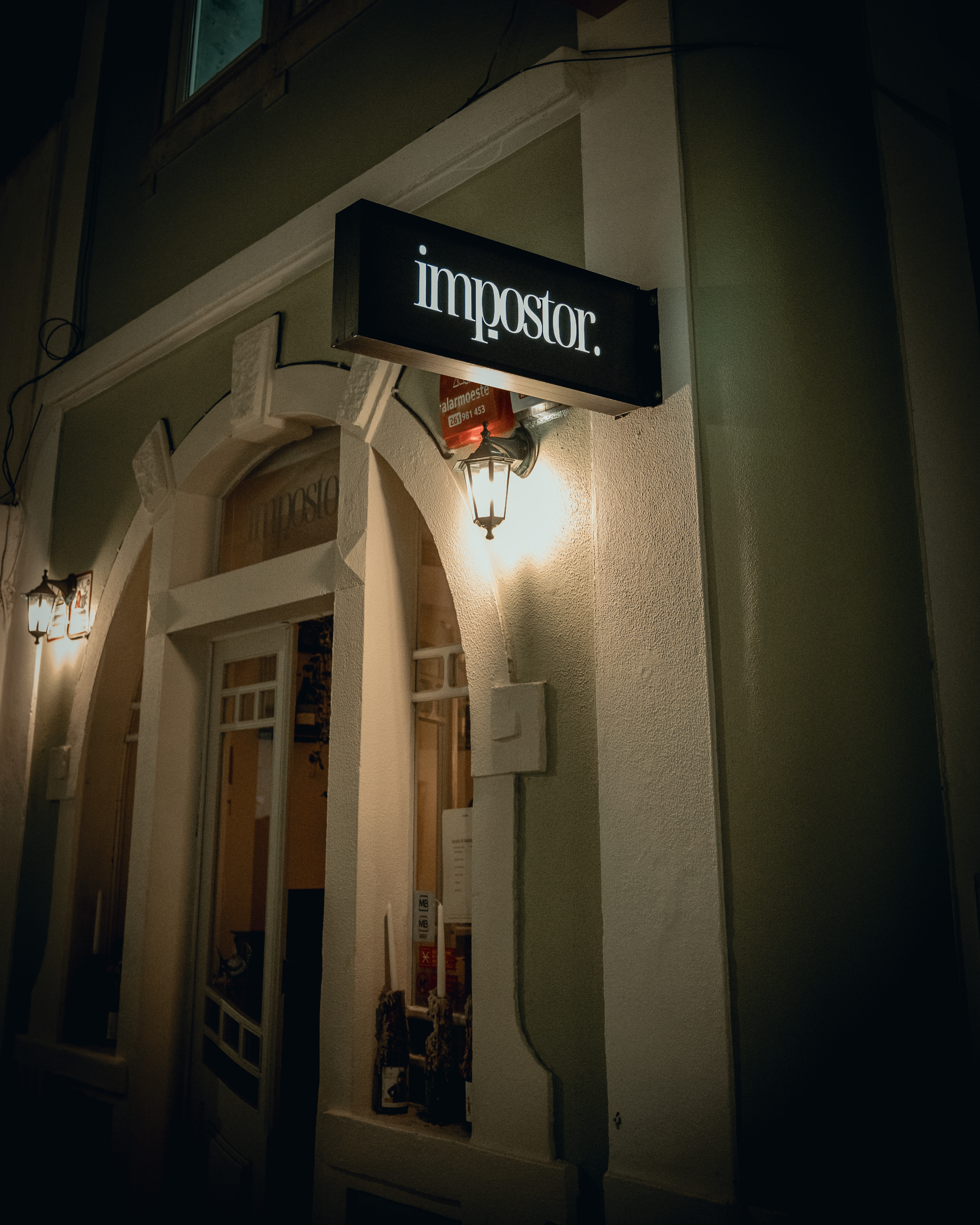 Fachada do restaurante O Impostor na Lourinhã